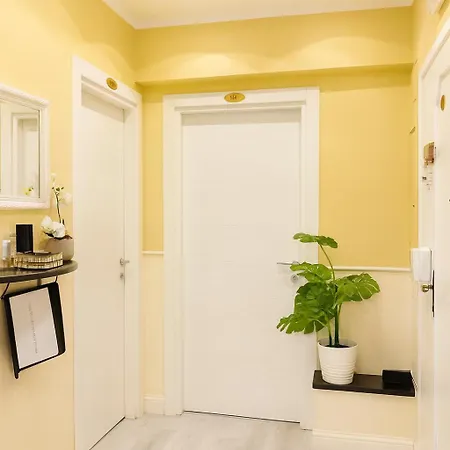 Bed & Breakfast Bed Cinecitta' 4*