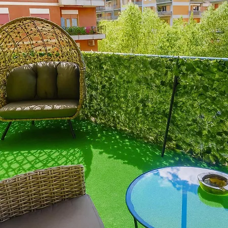 Bed Cinecitta' Nocleg ze śniadaniem 4*