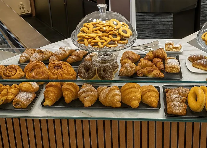 Alojamento de Acomodação e Pequeno-almoço Bed Cinecitta' 4*